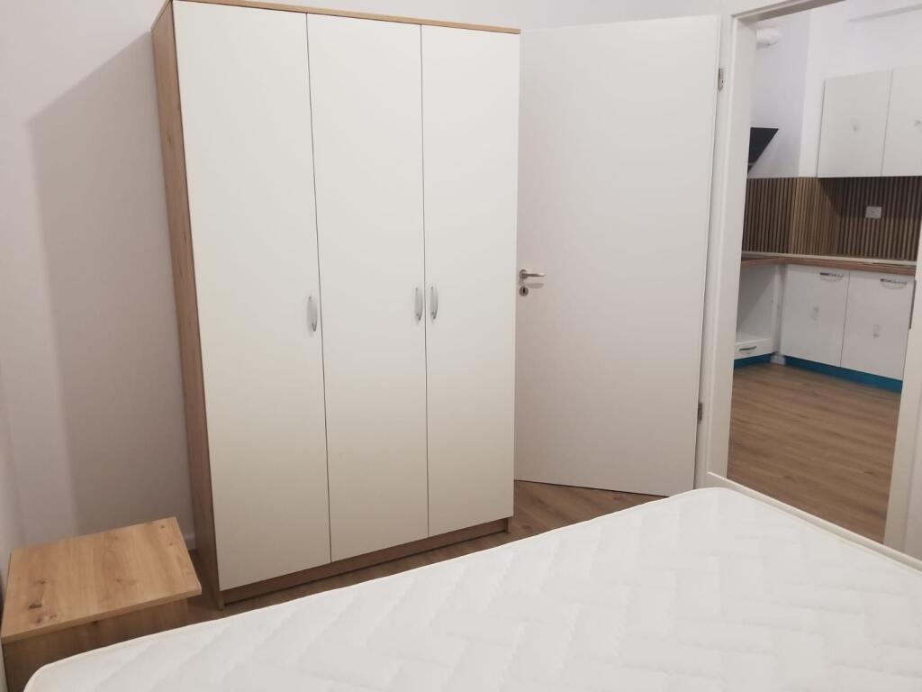 🏡 JEPET ME QIRA – APARTAMENT 1+1  📍 Kompleksi Mangalem💰 Çmimi: 40.000 lekë / muaj