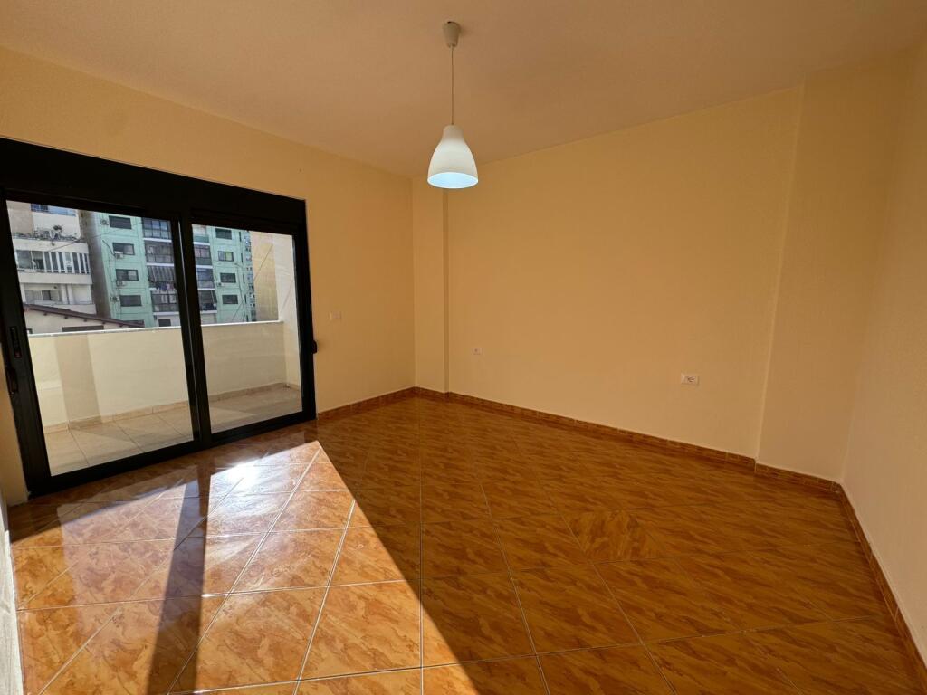 Jepet me qira apartament 1+1 – Kazazi, Durrës