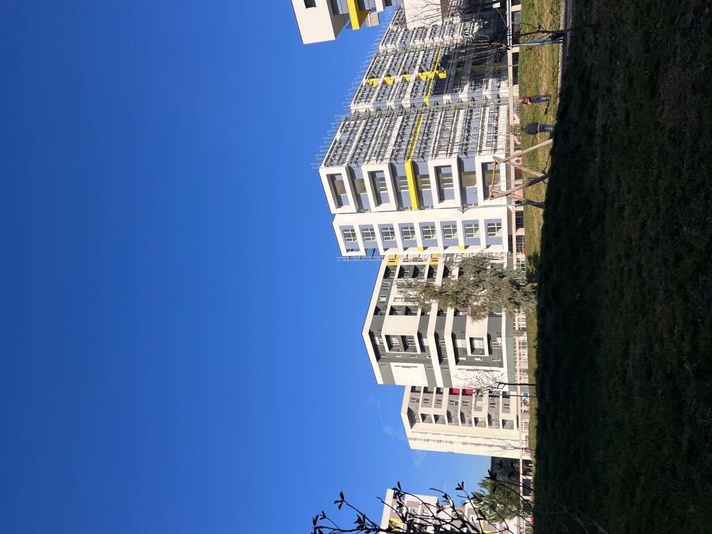 Shitet apartament 2+1+2+Verande, Univers City - Pamja 2