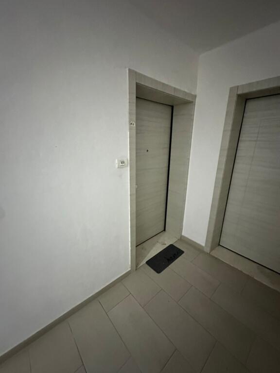 🏡 IN AFFITTO – APPARTAMENTO 2+1📍 Palazzo: Future Home – Unaza e Re / Astir💶 Prezzo: 500 € + posto auto