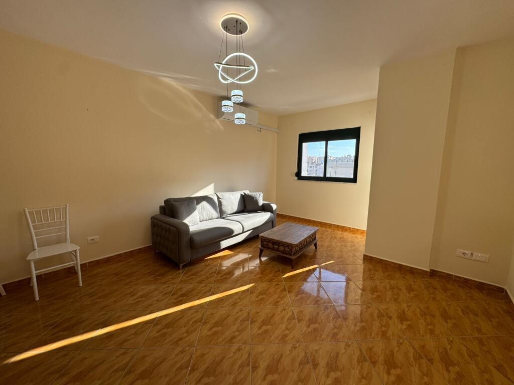 Jepet me qira apartament 1+1 – Kazazi, Durrës