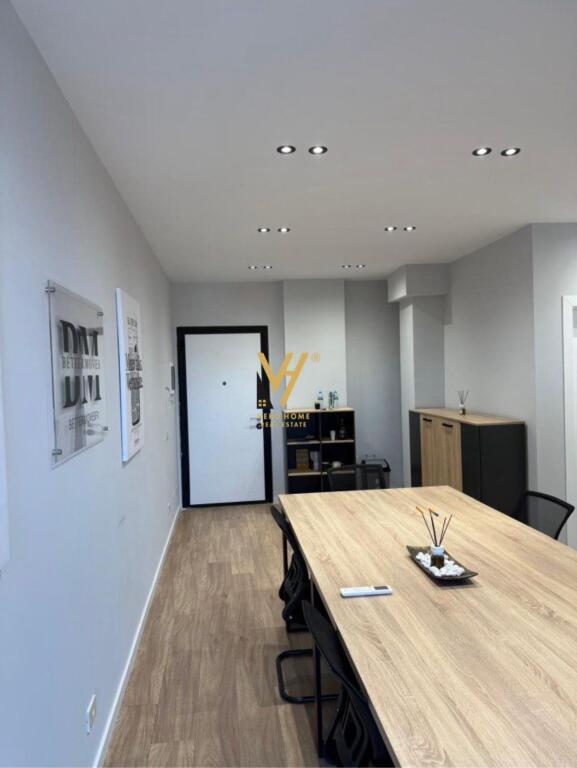 OFFICE 70 M2 FOR RENT AT MINE PEZA 700 EURO