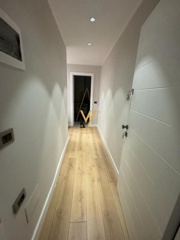 JEPET APARTAMENT 1+1 ME QIRA TE KOMUNA E PARISIT 650 EURO
