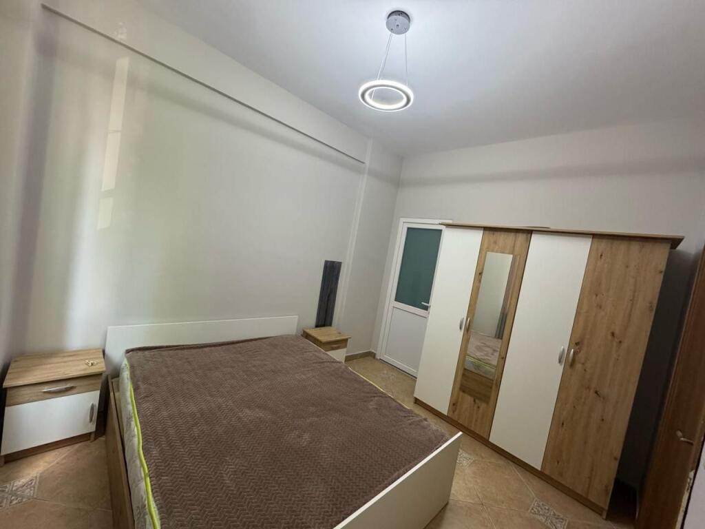 🏡 Jepet me qira apartament 1+1 – Vilat Gjermane💰 Çmimi: 40.000 lekë / muaj