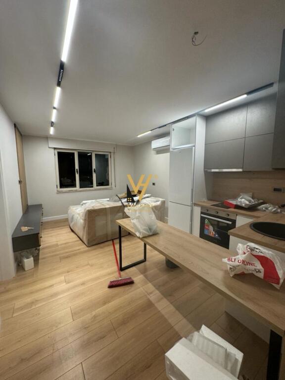 JEPET APARTAMENT 1+1 ME QIRA TE KOMUNA E PARISIT 650 EURO