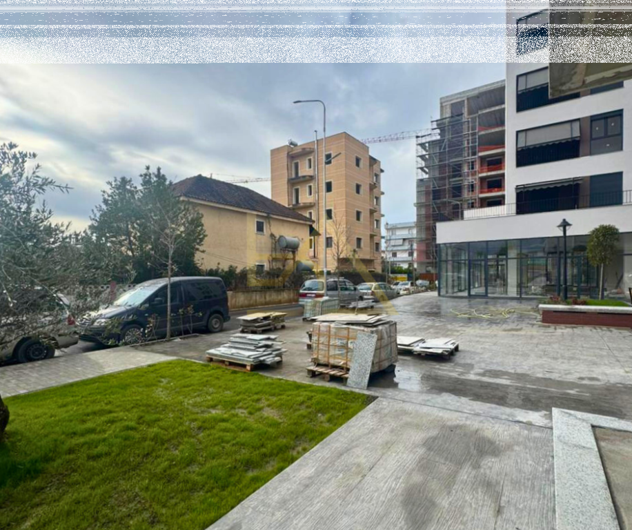 Negozio in Vendita – Kamëz, Tirana