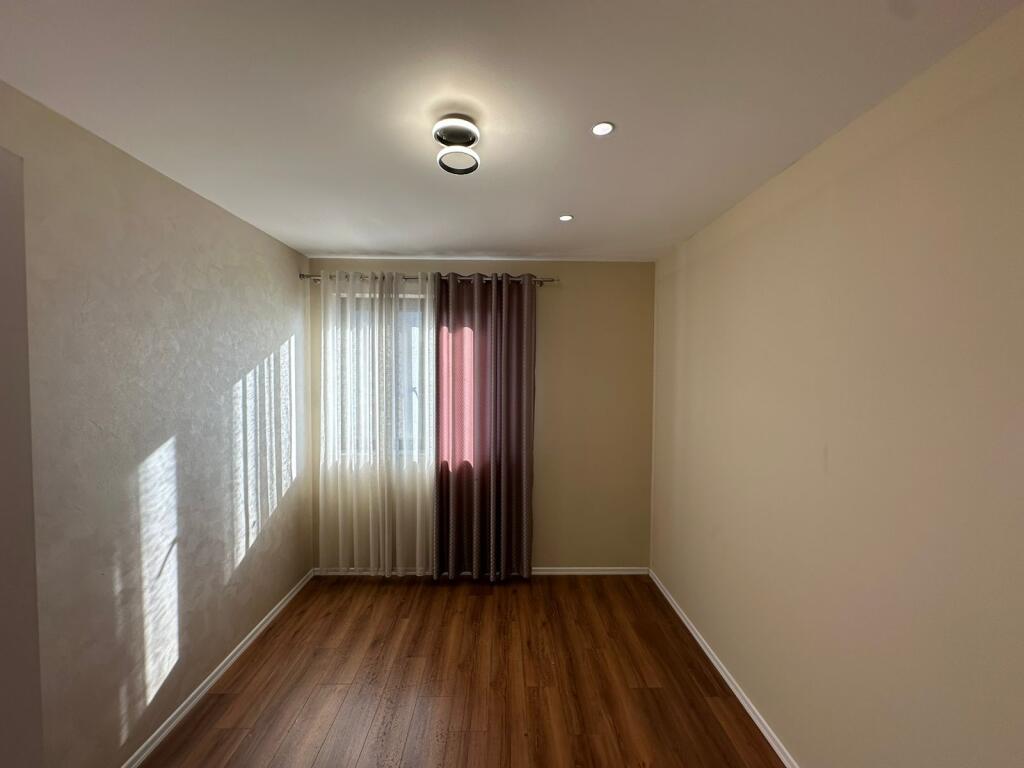 🏡 IN AFFITTO – APPARTAMENTO 2+1📍 Palazzo: Future Home – Unaza e Re / Astir💶 Prezzo: 500 € + posto auto