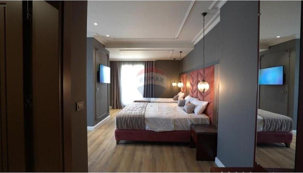 SUPER HOTEL IN VENDITA A GOLEM, 180 M DAL MARE!