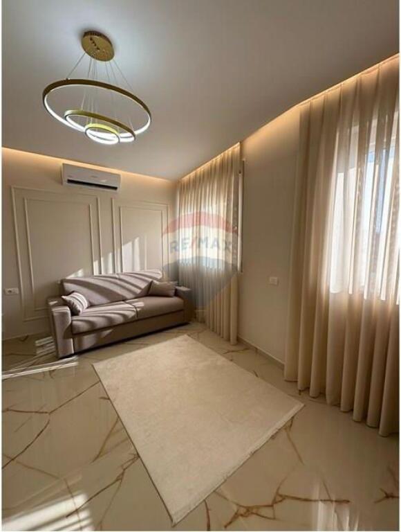 Studio apartment for rent Center