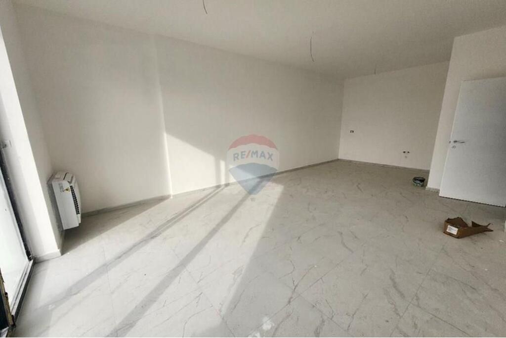 Apartament 1+1 per shitje te Casa Italia