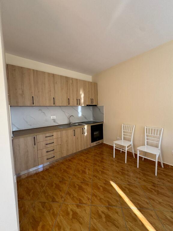 Jepet me qira apartament 1+1 – Kazazi, Durrës