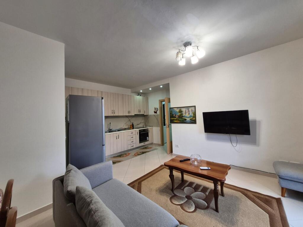Jepet apartament me qera 1+1 prane shkolles marie kaculini durres