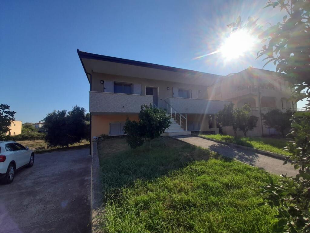 villa in affitto nella zona shenavlashit durres