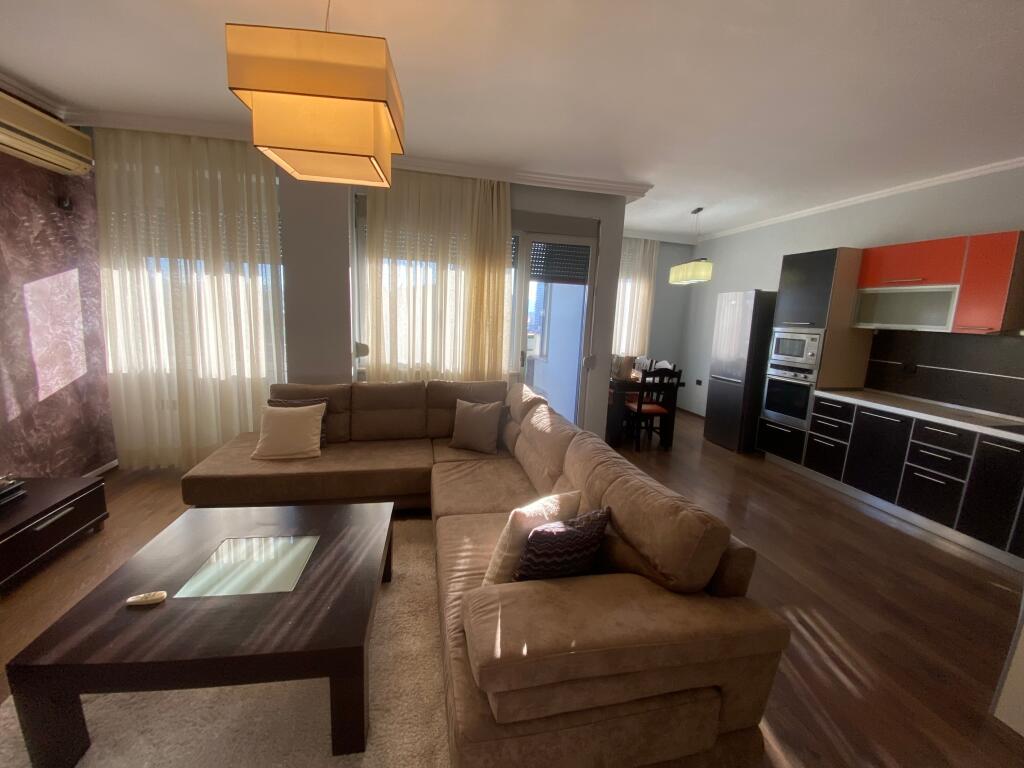2+1,furnished at vila gold,700 thousand leke