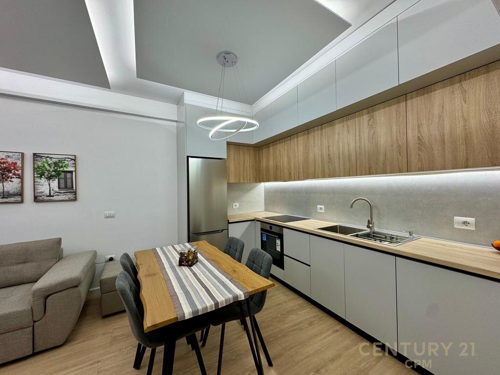 🏠 Apartament 1+1 me Qira + Post Parkimi – Komuna e Parisit