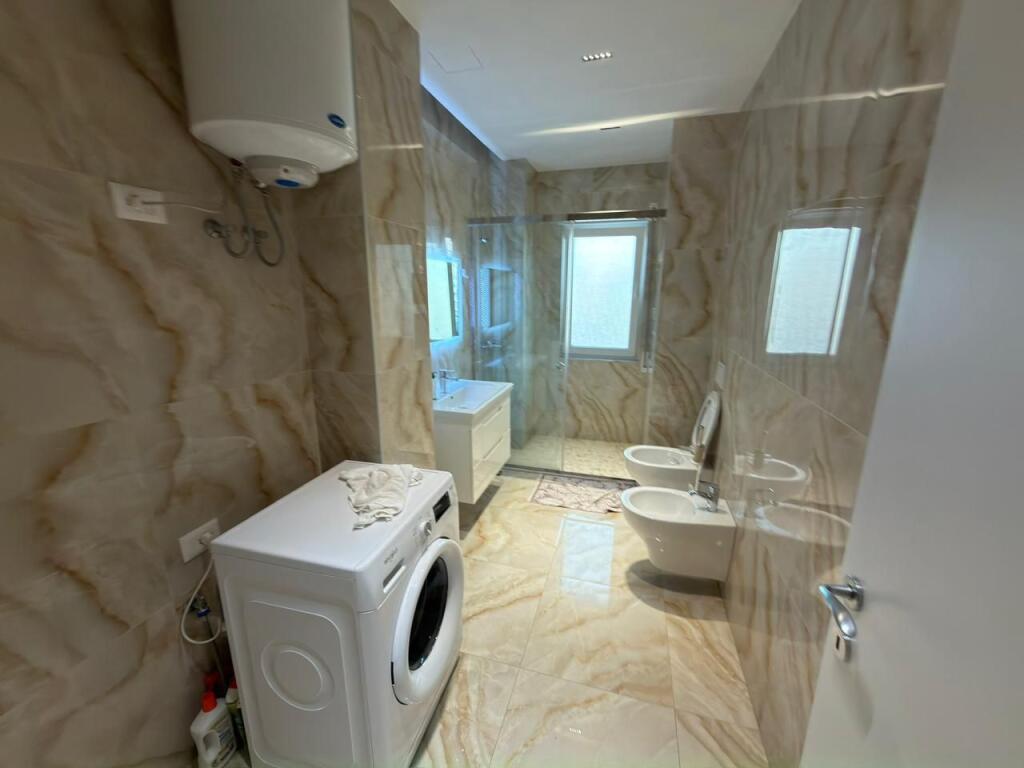 🏡 Affitto Super Appartamento 2+1 + Parcheggio 📍 Centro Tirana, 9-Piani💶 1.200 €/mese