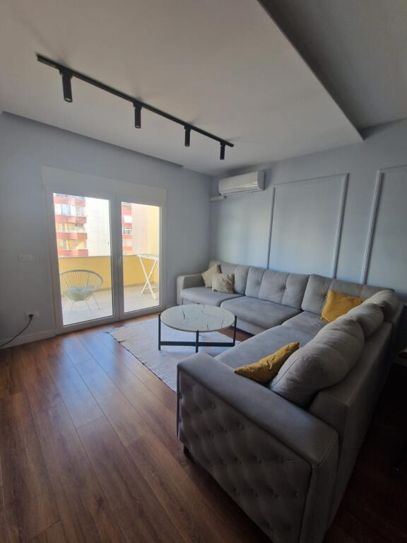 Jepet apartament me qera 1+1