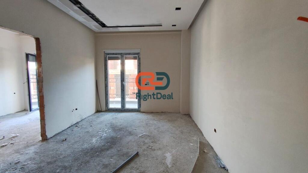 Al Complesso Tirana Porta E Re, Appartamento 1+1 in Vendita a Prezzo Occasione!!