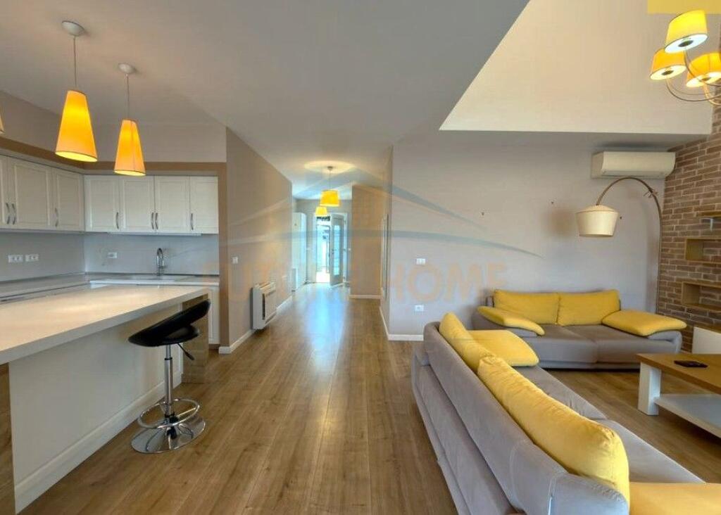 Rent, Apartment 3+1+2+2 Parking Spaces, Long Hill Residence