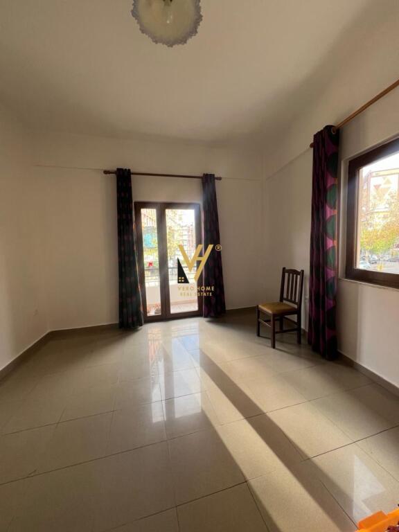 OFFICE 180 M2 FOR RENT ON KAVAJES STREET 3,000 EURO