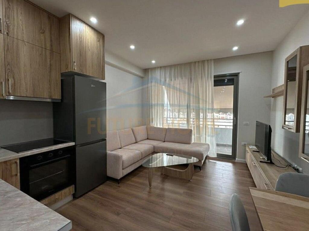 Affitto, Appartamento 1+1 + Posto Auto, Pazari i Ri