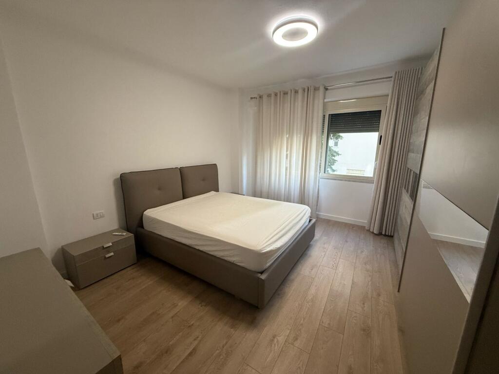 Jepet apartament me qera 1+1