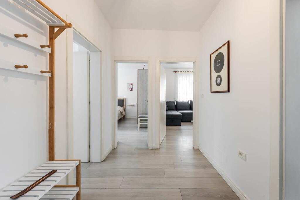 Appartamento 2+1 in via Qemal Stafa vicino al mercato nuovo