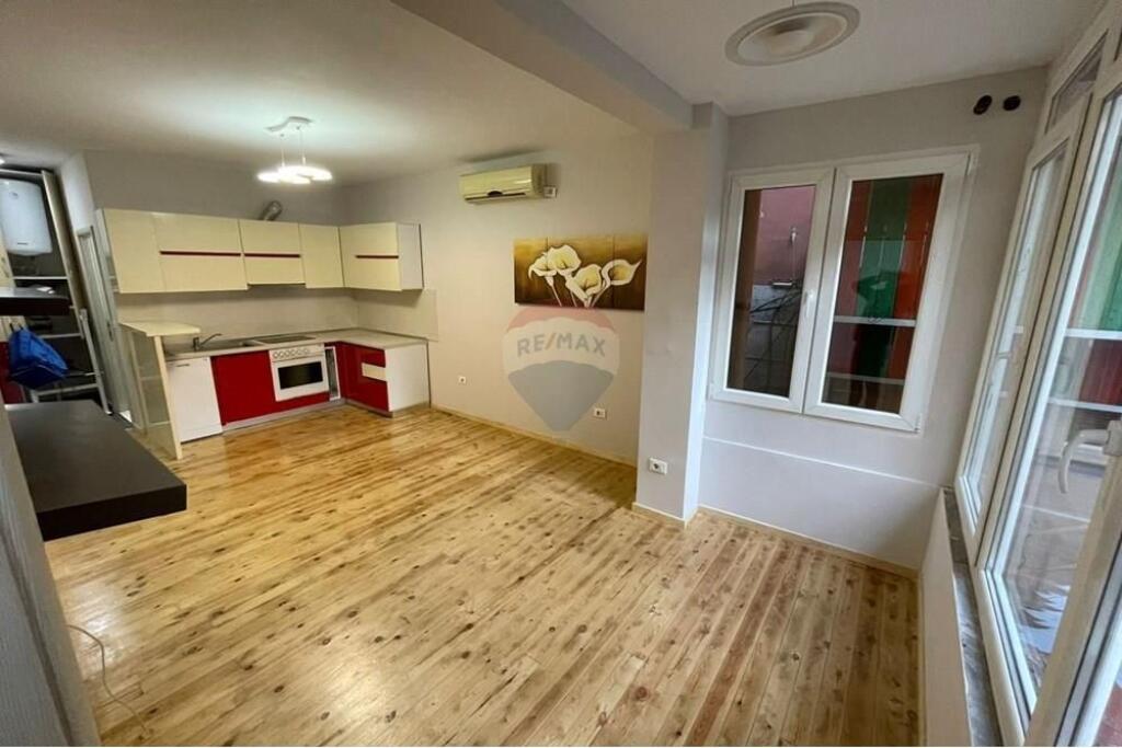 Zyre per qira, Komuna e Parisit