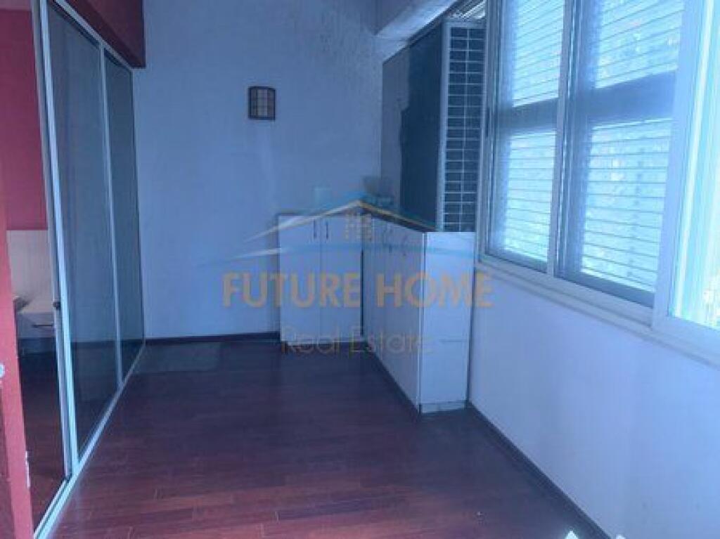 Shitet, Apartament 2+1+2+Post Parkimi, Rruga Marko Bocari