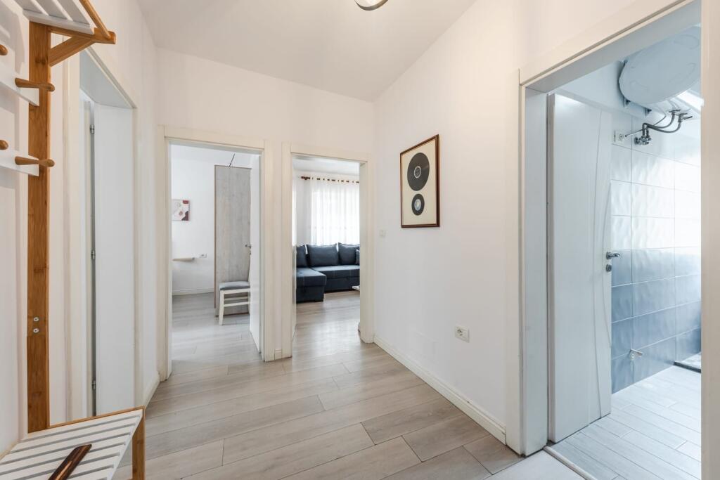 Appartamento 2+1 in via Qemal Stafa vicino al mercato nuovo