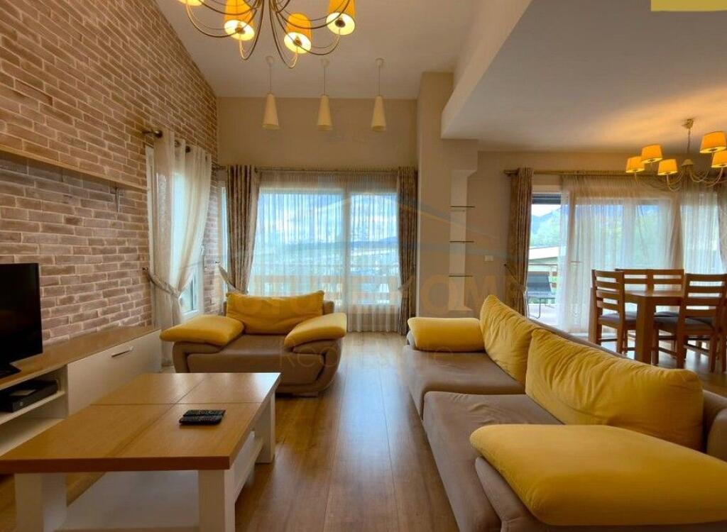 Rent, Apartment 3+1+2+2 Parking Spaces, Long Hill Residence