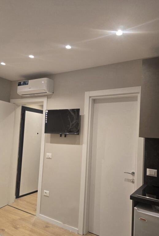 📌 Monolocale in Affitto – Via Hoxha Tasin