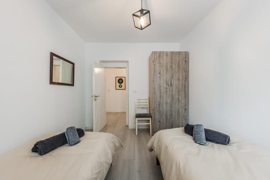 Appartamento 2+1 in via Qemal Stafa vicino al mercato nuovo