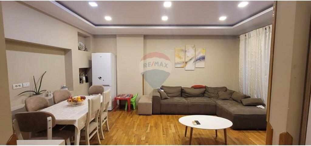 Apartament 2+1 per shitje Bulevardi Blu Kamez