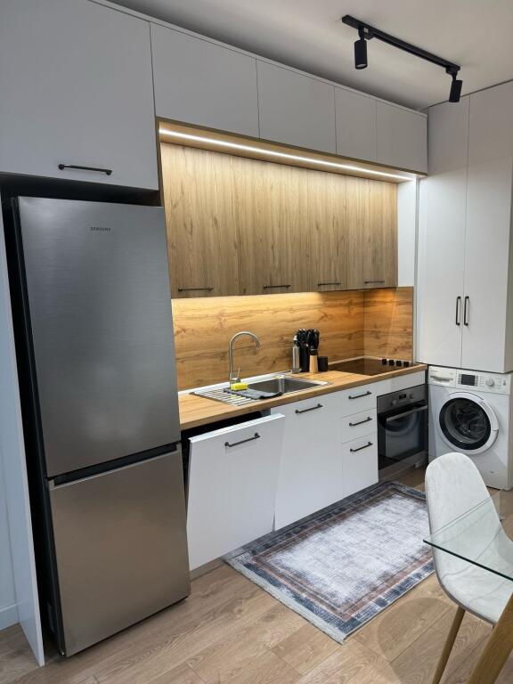 Jepet apartament me qera 1+1