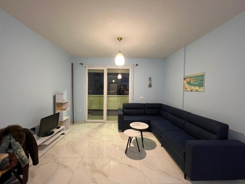 📣 QERA SUPER Apartament 1+1 📍 Golden Park Residence, Perballe Spitalit Amerikan 3 ✨   🏢 Ndertim i Ri  🪜 Kati 8 (Me Ashensor)  🛋️ Mobiluar Me Kushte Bashkekohore   💶 Cmimi 45.000 Leke/Muaj