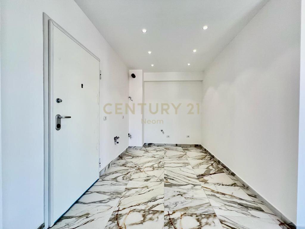 FOR SALE – Super 1+1 Apartment on Kavaja Street | Ideal for Residence &amp; Business