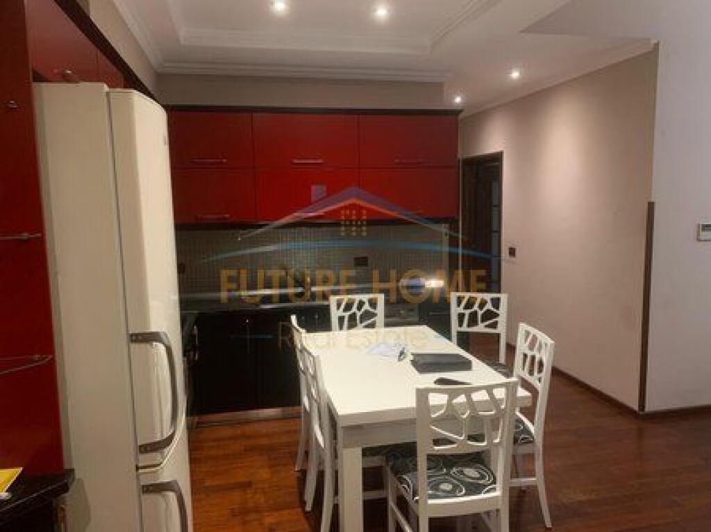 Shitet, Apartament 2+1+2+Post Parkimi, Rruga Marko Bocari
