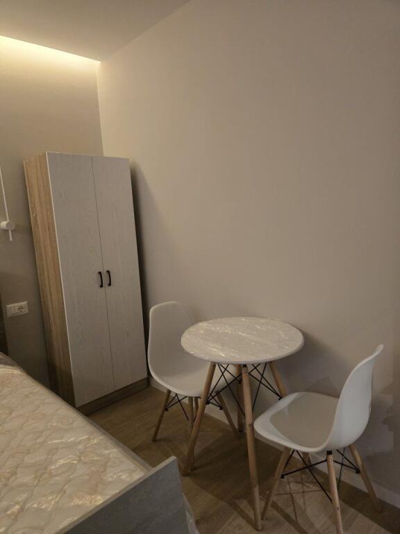 📌 Monolocale in Affitto – Via Hoxha Tasin