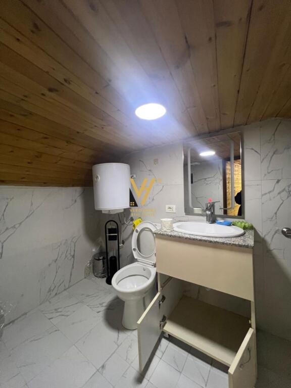 OFFICE 180 M2 FOR RENT ON KAVAJES STREET 3,000 EURO