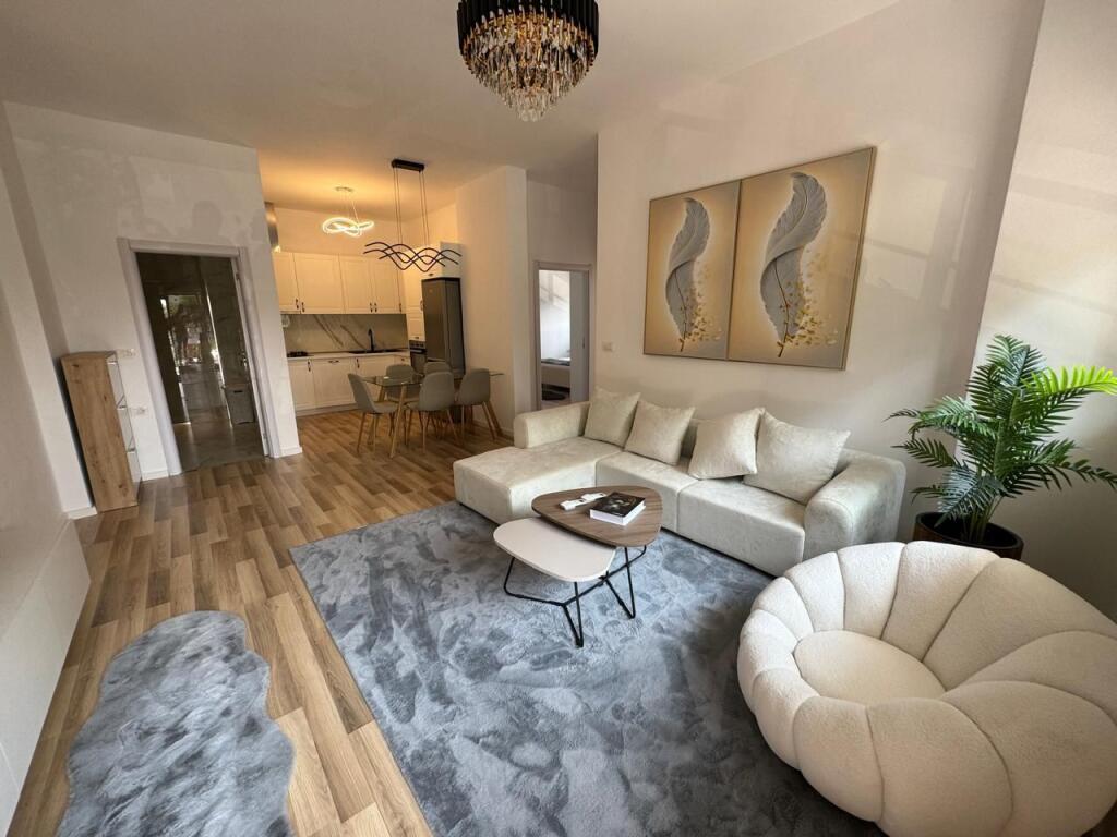 Appartamento in affitto 2+1 spiaggia quartiere 13 Durres