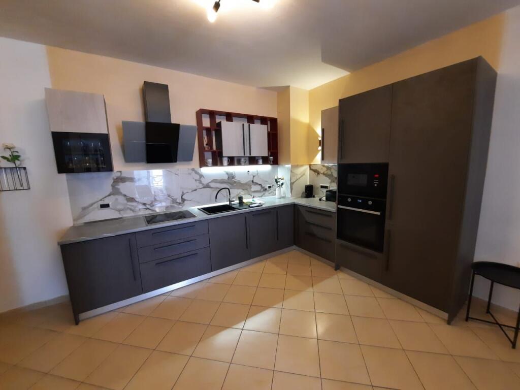 Appartamento in affitto 2+1 QUARTIERE 13 DURRES