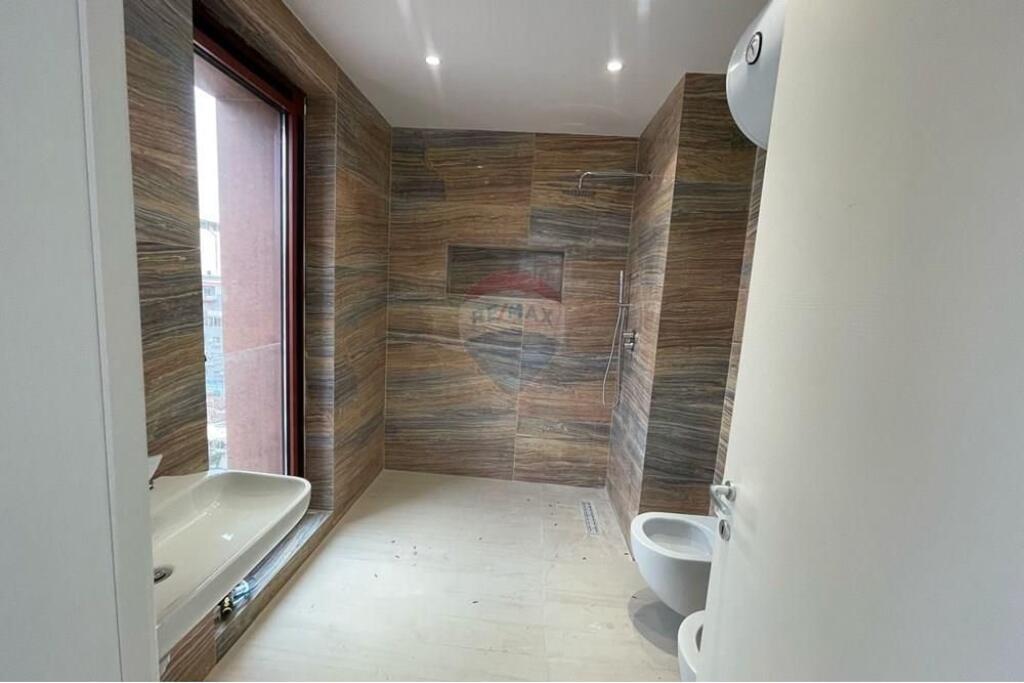 Super apartment for sale on Kavaja Street