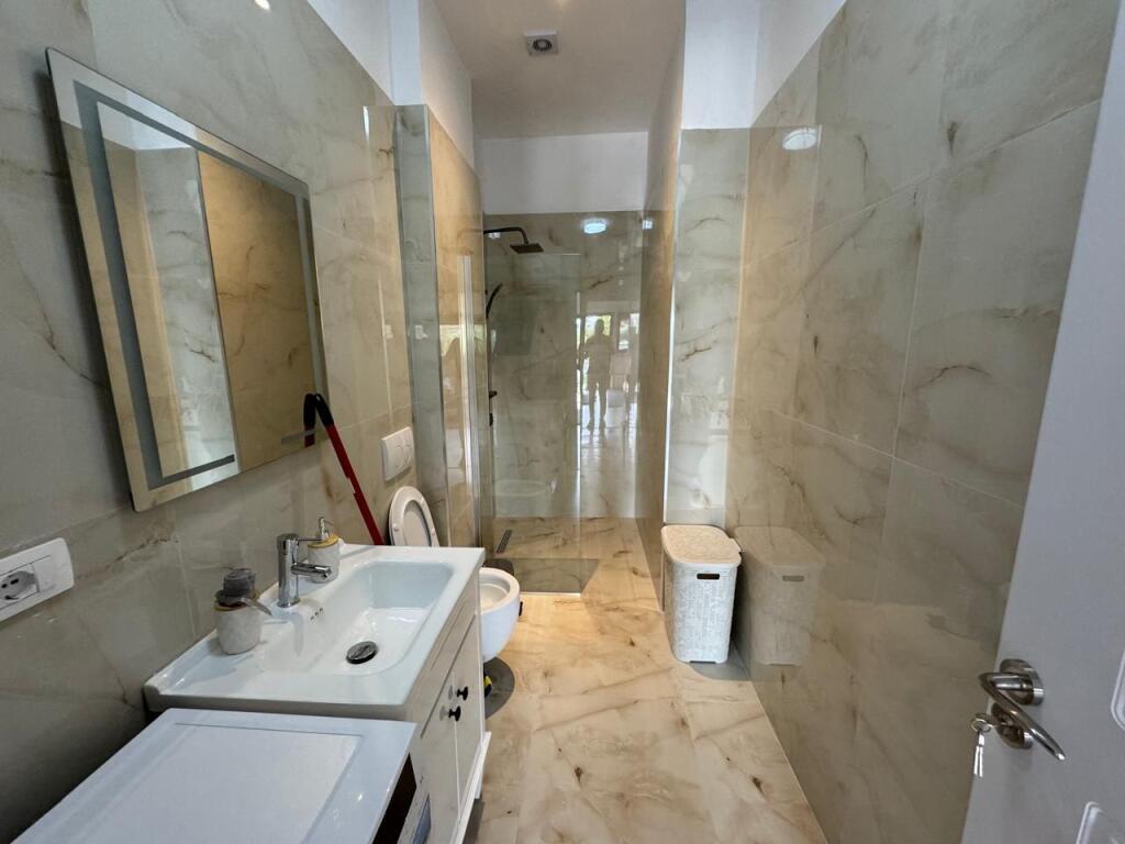 Appartamento in affitto 2+1 spiaggia quartiere 13 Durres