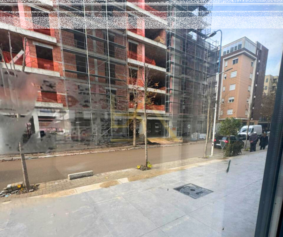Negozio in Vendita – Kamëz, Tirana