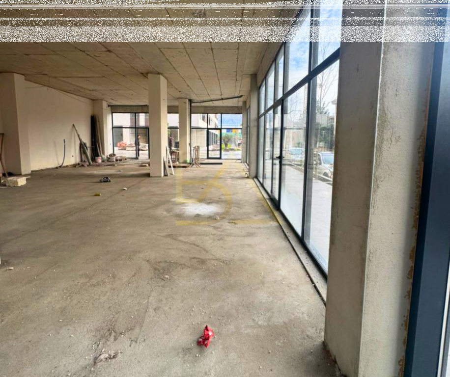 Negozio in Vendita – Kamëz, Tirana