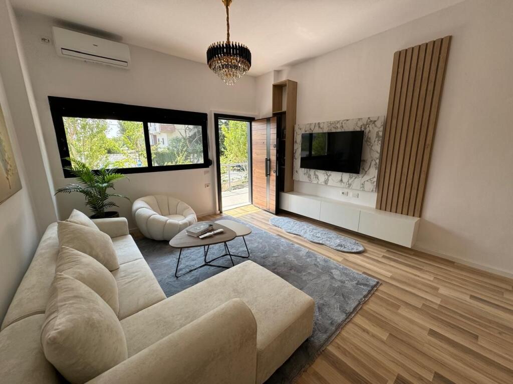 Appartamento in affitto 2+1 spiaggia quartiere 13 Durres