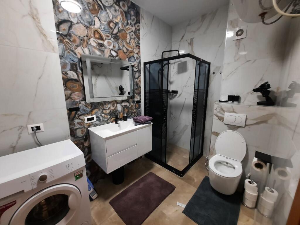 Appartamento in affitto 2+1 QUARTIERE 13 DURRES