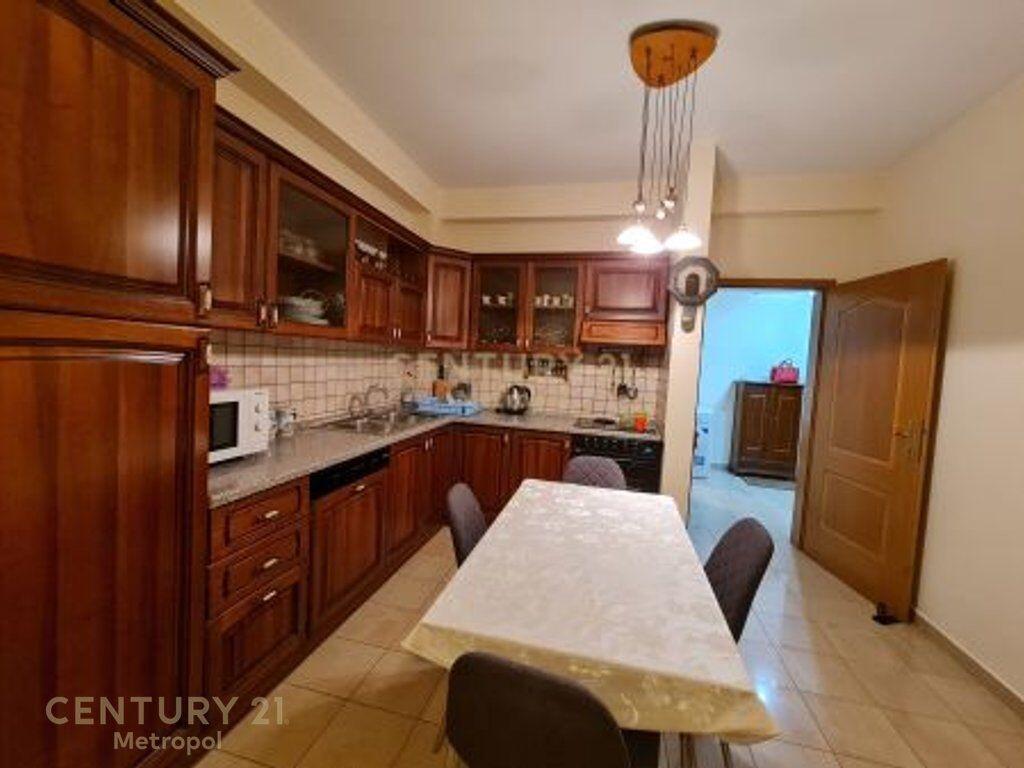 APARTMENT FOR RENT 1+1 ON BRIGADA 8-ISH STREET BLOK!