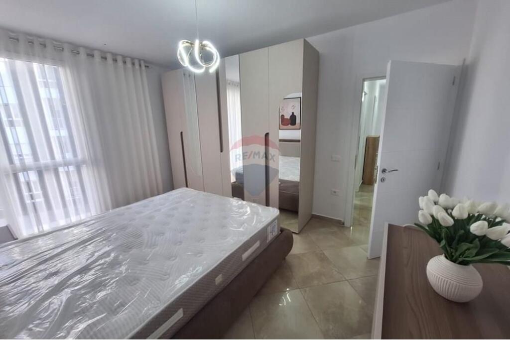 Apartament per qera 2+1 tek Rruga e Barrikadave